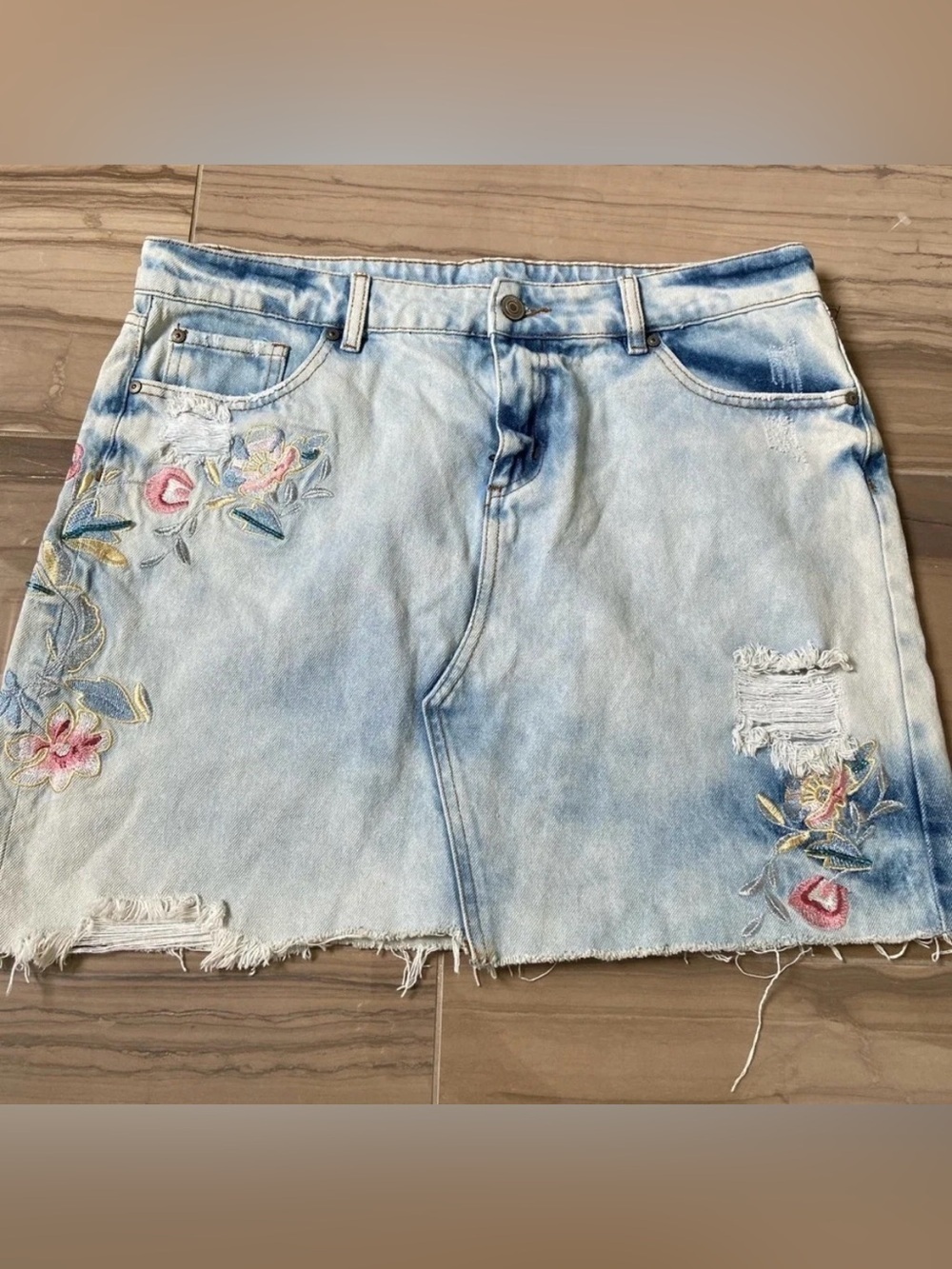 Dex Denim Embroidered Floral Skirt Raw Hem Mini Sz 32